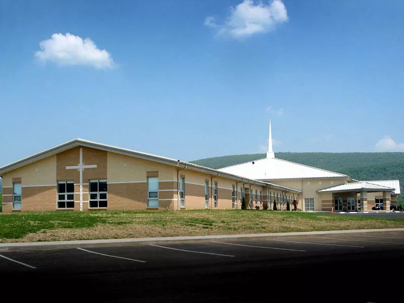 Ko tehea nga Painga Ko nga Whare Whare Karakia Prefab Prefab Church hei whiriwhiri maamaa?